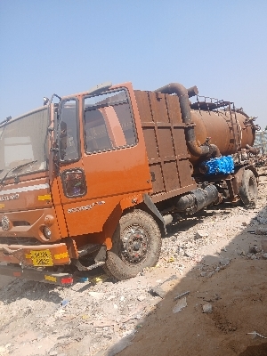 Sewer Jetting Machine - Metal, 4800x1800x5000 mm, Yellow & Red | High-Pressure Cleaner, 3000 Liters/Day Capacity, New Condition, Low-Maintenance