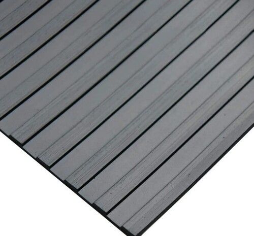 Black Color Standard Material Ribbed Pattern Medium Rib Mat