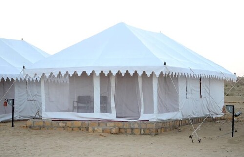 White Color Plain Pattern Swiss Cottage Tent For Resorts