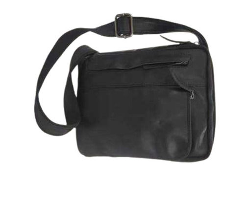 Easy to Carry Light Weighted Zipper Closure Plain Leather Messenger Bag For Mens