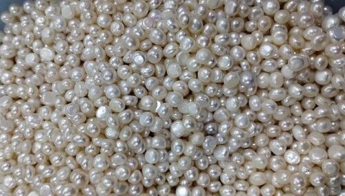 White Color Round Shape Natural Freshwater Pearls