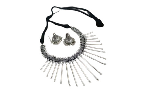 Ladies Fancy Necklace Set - Silver Agate Necklace | Modern Design Attractive Aesthetic Comfortable Fit Suitable For Casual Or Party Wear