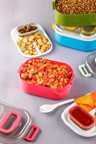 plastic lunch boxes