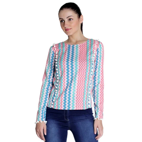 छपे हुए पॉम पॉम टॉप्स