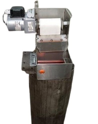 Industrial Belt Type Oil Skimmer - Stainless Steel & Mild Steel, PLC Control System, Adjustable Belt Speed & Oil Level Indicator