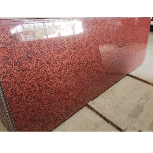 Himalayan Red Granite Slabs - 15-20 mm Thickness, Polished Surface Finish, Stain Resistant, Durable for Flooring Etc