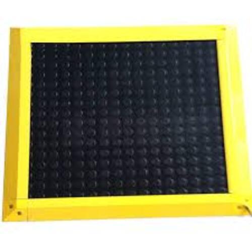 Electrical Safety Rubber Mat - Color: Black