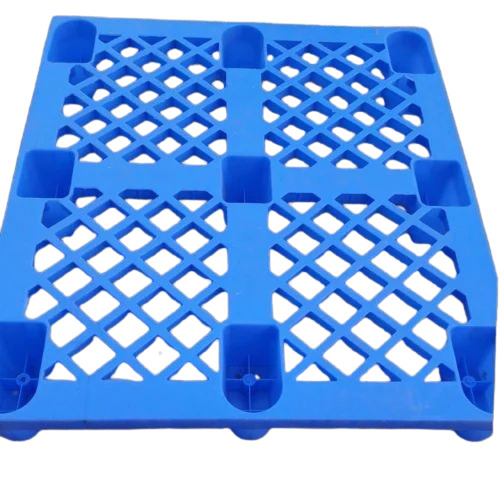 Used Plastic Pallets - Color: ----