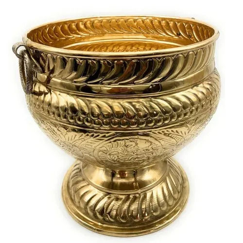 Golden Brass Planters - Feature: Easy To Clean