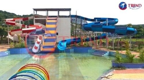 Water Park High Thriller Slides