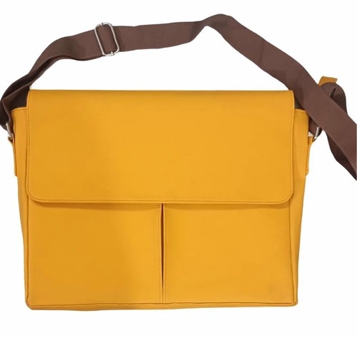 Cross Body Bags - Color: Black