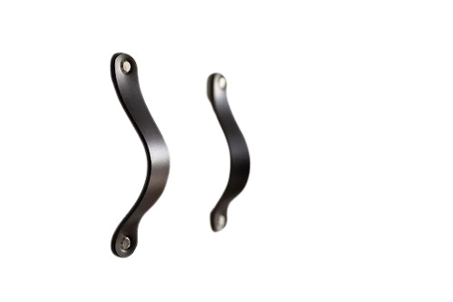 Pull Handles  - Material: Aluminum