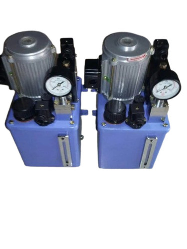 Lubrication System  - Capacity: .