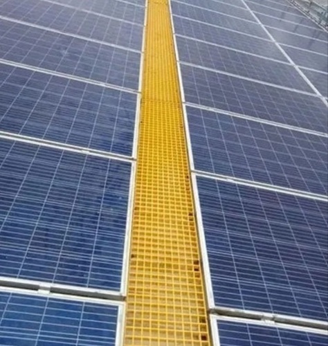 Solar Walkway Grating - Moulded 36-40mm Thickness 3000 Persons/Hour Capacity Yellow Color 38mm X 38mm Mesh Size Rectangle Shape