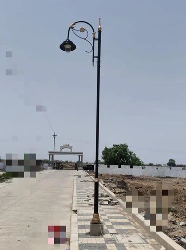 Iron Decorative Garden Pole Light - Color: Black