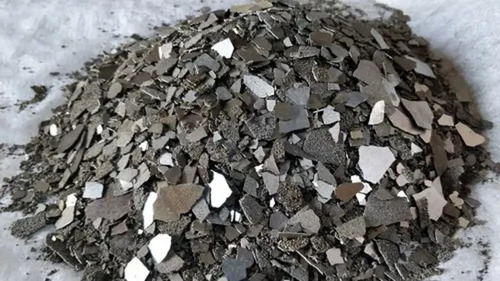 Manganese Flakes - Color: Black