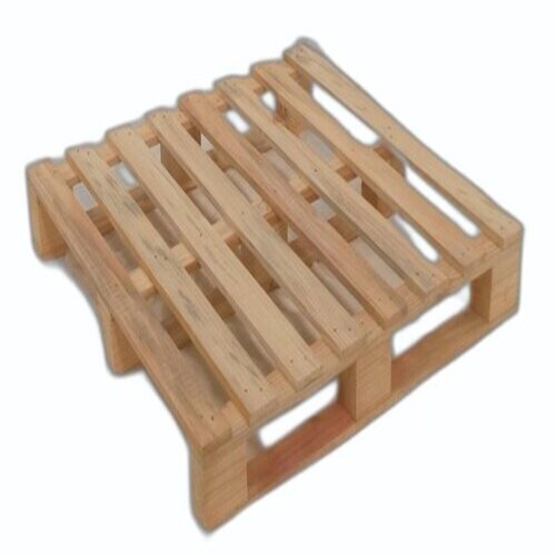 Pallets & Crates - Color: Brown