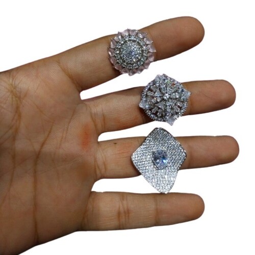 Artificial Earring - Color: Silver