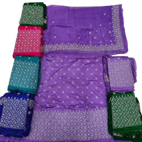Chandi Kaam Ki Poshak