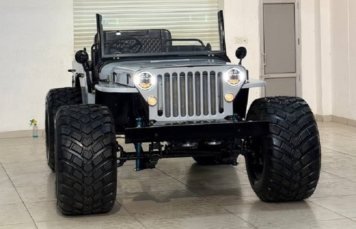Modified Jeep - Color: Silver And Black
