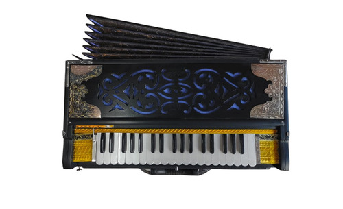 Harmonium - Body Material: Wood