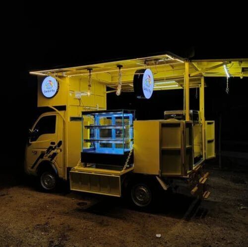 Food Truck Mobile Restaurant Truck