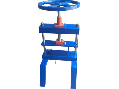 Manual Camphor Pressing Machine