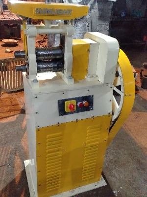 Yellow 28mm Roller Cutter 