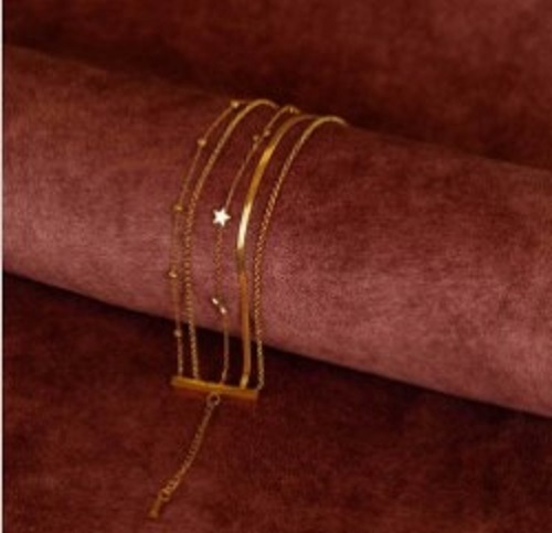 3 Striped Golden Bracelet - Color: Silver