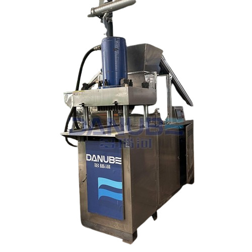 Charcoal Bricket Making Machine Square Charcoal Briquette Press Machine - Dimension (L*W*H): 2500*720*2200 Millimeter (Mm)