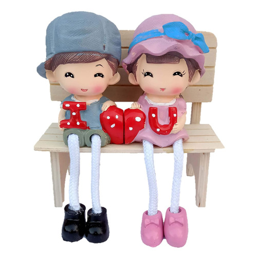 Handicrafts Couple Statue