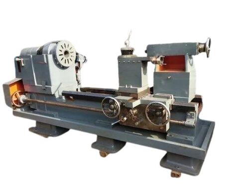 Smooth Performance Lathe Machine