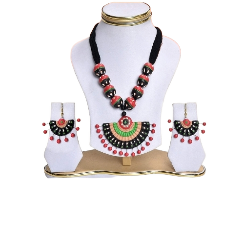 Handicraft Necklace Set