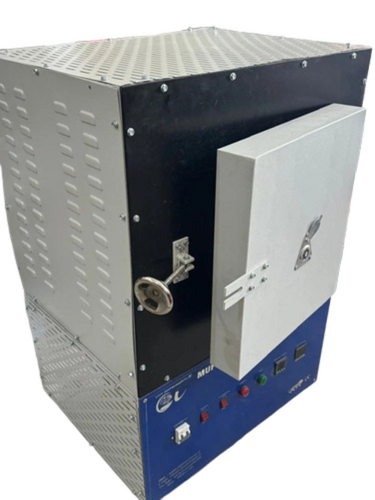 Melting Cum Holding Furnace - Color: Na