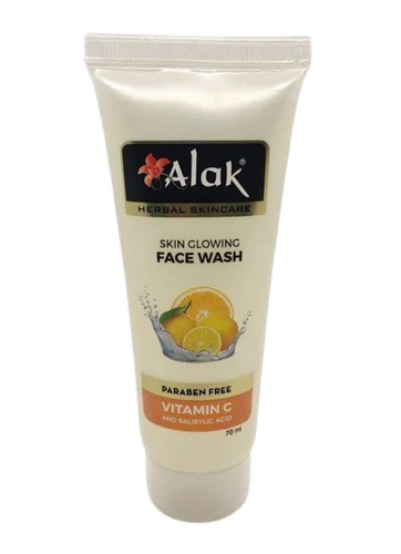 Skin Glowing Face Wash - Attributes: Smudge Proof
