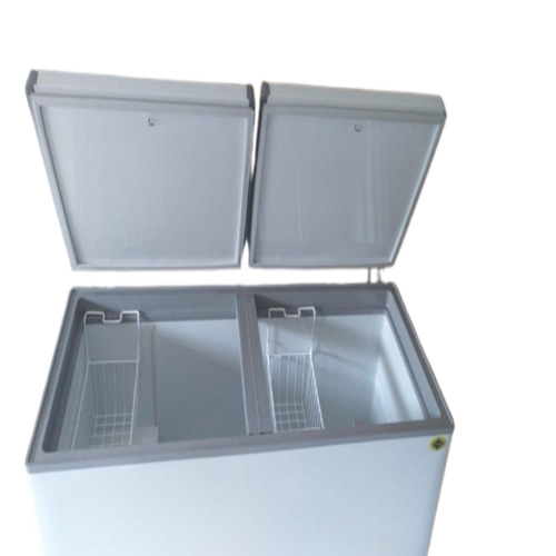 Commercial Freezer - Capacity: 300 Ltr