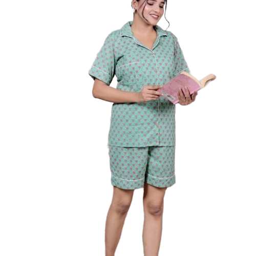 महिलाओं की शर्ट और शॉर्ट्स रात की पहनावे के लिए
