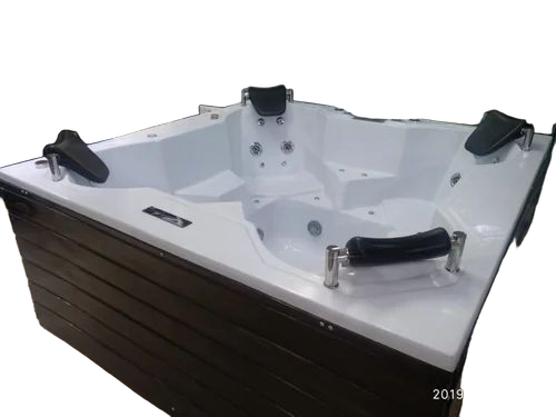 Square Shape Bath Tub