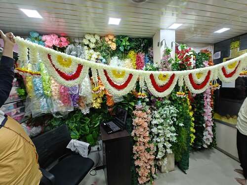 Artificial Flowers Toran 10 Feet - White, 10 Foot, Eco-Friendly | Stylist, Lightweight, Indoor Decoration