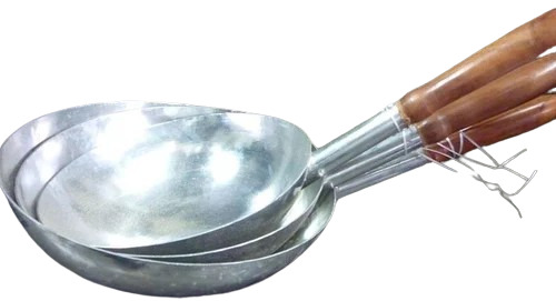 Chinese Wok with Wooden Handle