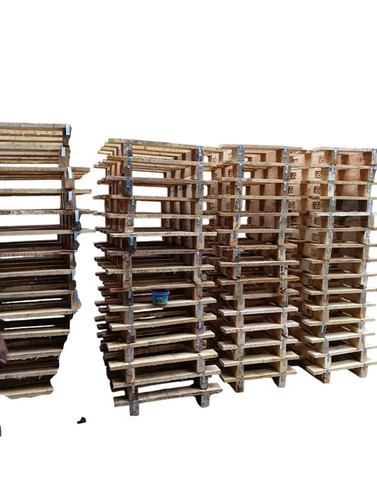 Stringer Plywood Wooden Pallet - Color: Natural Wood