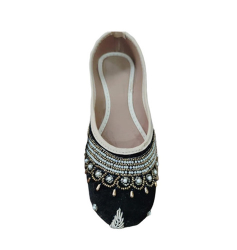 Embroidered Jutti