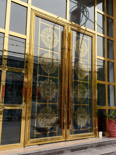 Pvd Gold Cotted Glass Gate Commercial - Color: Yellow
