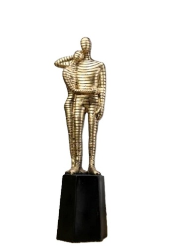 Golden Hugging Boloved Couple Statue