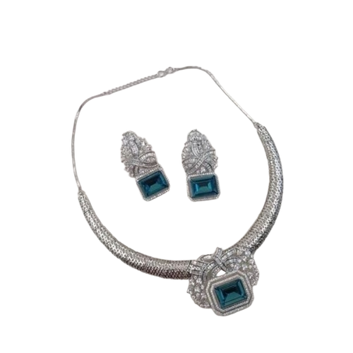 Stylish Necklace And Earring Set - Gender: Women