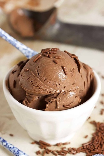 Fresh Creamy Chocolate Ice Cream