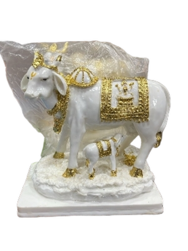 गाय और बछड़े की पॉलीरेसिन मूर्ति - रंग: सफेद