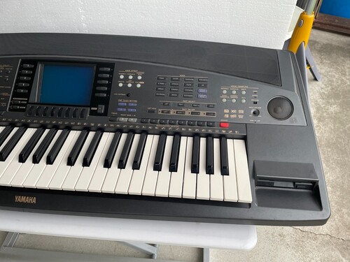 NEW Yamaha Psr-8000 Keyboard Systhesnizer