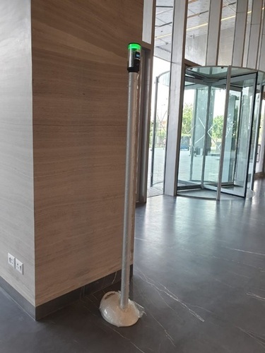 4 Zone Security Pole Scan Metal Detector