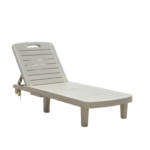 Poolside Lounger - Application: Pool